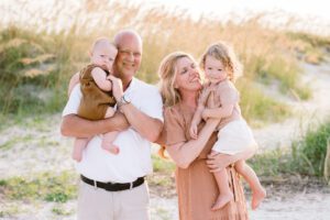 Tybee_Island_gender_reveal_family_session